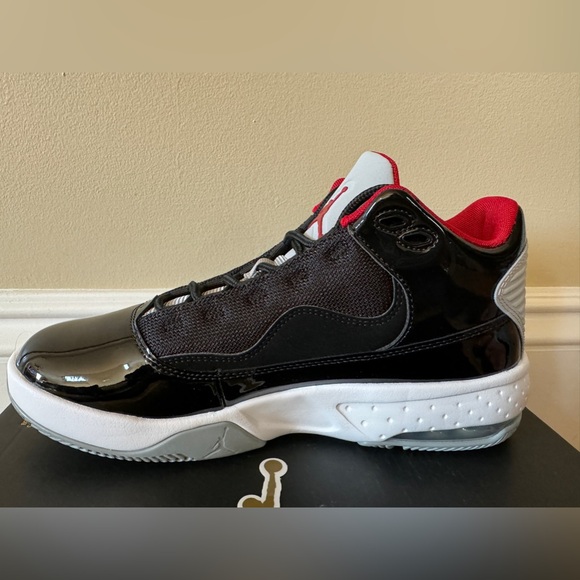 New Jordan Max Aura 2 (GS) ‘Black/Gym Red-White- Wolf Grey’ Basketball Sneakers - Picture 6 of 12